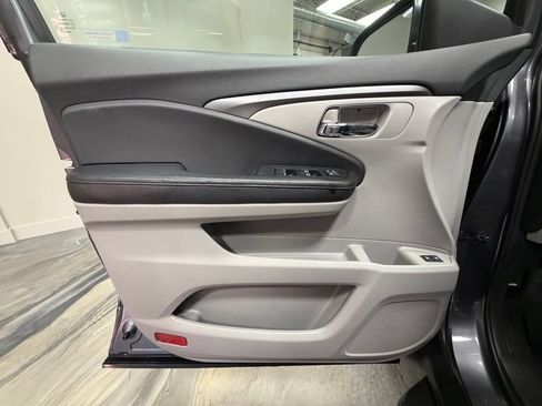 Used 2017 Honda Pilot EX-L image 57