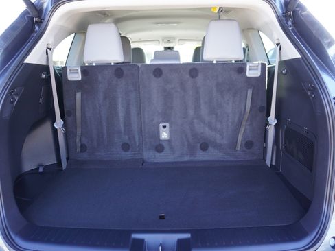 Used 2024 Toyota Highlander LE image 11