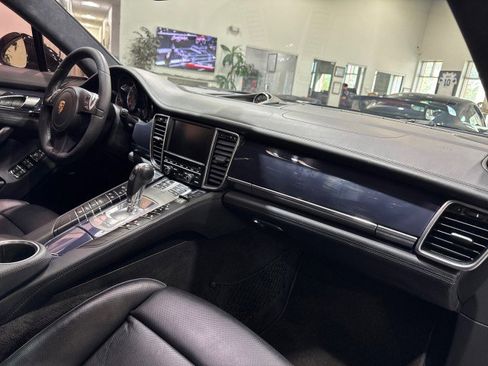 Used 2014 Porsche Panamera 4S Executive image 57