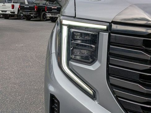 Used 2023 GMC Sierra 1500 AT4 w/ AT4 Premium Package AWD/4WD image 10