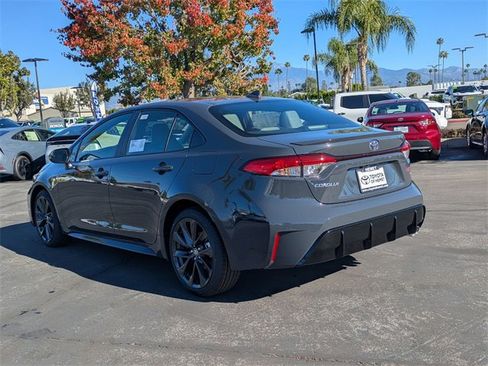 Used 2026 Toyota Corolla SE image 9