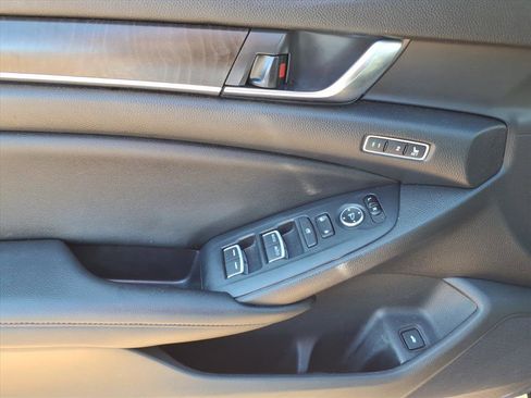 Used 2020 Honda Accord Touring image 14