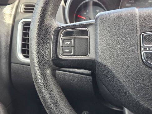 Used 2012 Dodge Avenger SE FWD image 19