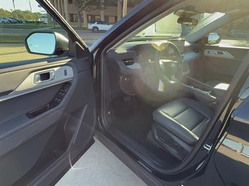 New 2026 Ford Explorer Active w/ Active Comfort Package image 7