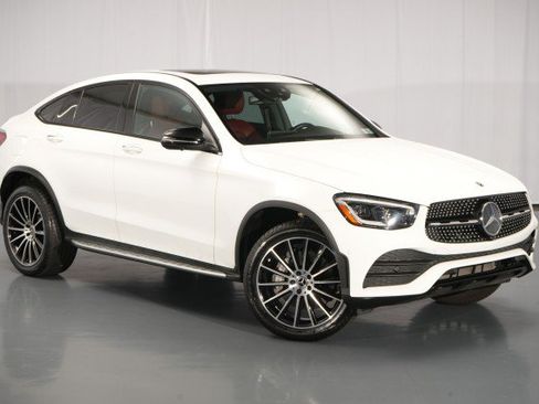 Used 2022 Mercedes-Benz GLC 300 4MATIC Coupe image 11