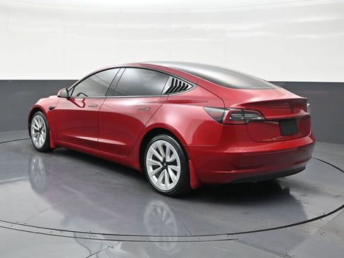 Used 2022 Tesla Model 3 Standard Range image 3