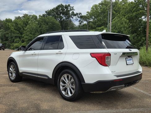 Used 2022 Ford Explorer XLT w/ Equipment Group 202A RWD image 6
