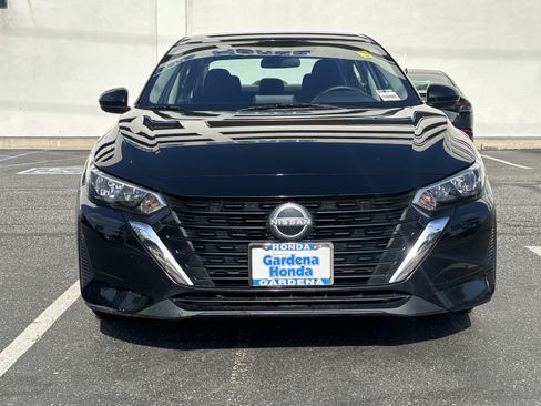 Used 2025 Nissan Sentra SV FWD image 2