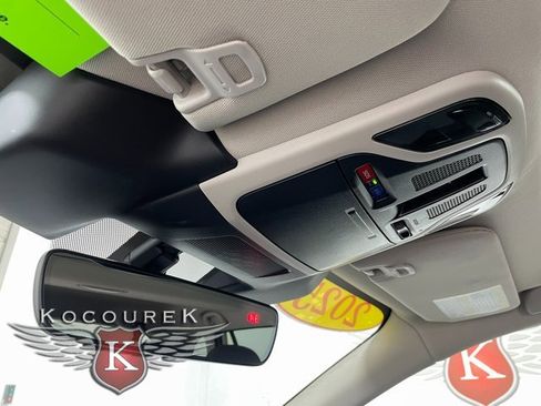 Used 2025 Subaru Outback Premium w/ Popular Package #1A image 18