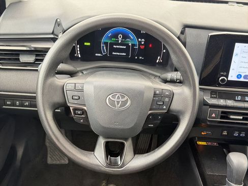 Used 2025 Toyota Camry LE FWD image 15