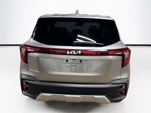 Used 2024 Kia Seltos LX AWD/4WD image 6