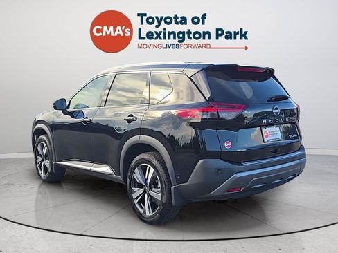 Used 2023 Nissan Rogue SL w/ SL Premium Package AWD/4WD image 3