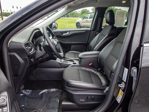 Used 2025 Ford Escape SE FWD image 13