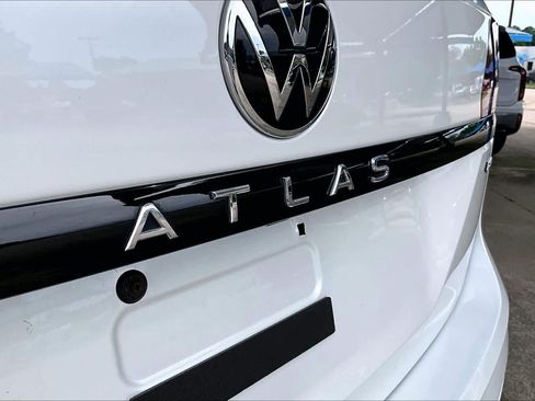 Used 2023 Volkswagen Atlas SEL R-Line AWD/4WD image 31