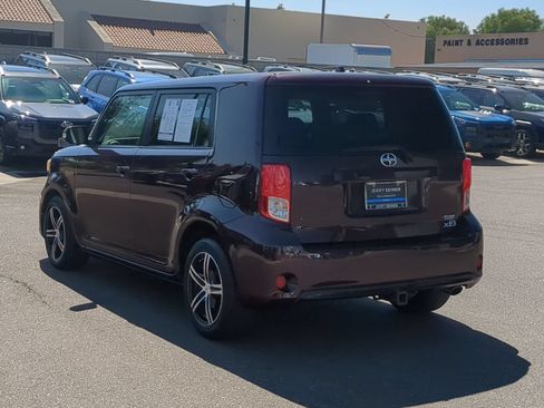 Used 2014 Scion xB FWD image 3