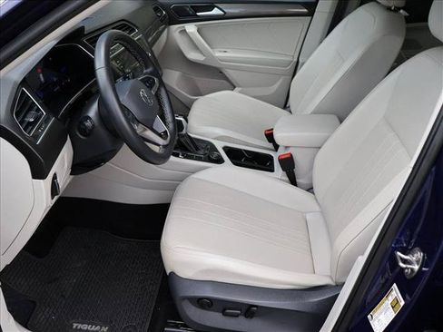 Used 2024 Volkswagen Tiguan SE AWD/4WD image 23
