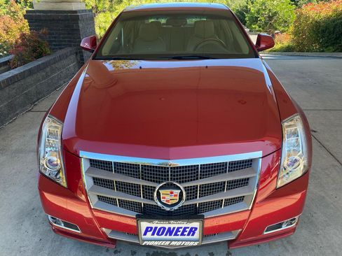 Used 2011 Cadillac CTS Premium RWD image 5