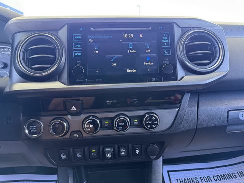 Used 2018 Toyota Tacoma TRD Off-Road w/ Technology Package AWD/4WD image 22
