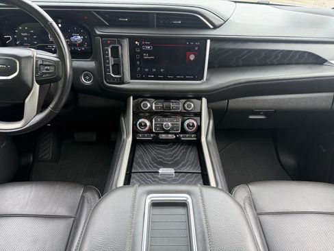 Used 2022 GMC Yukon Denali w/ Denali Premium Package image 19