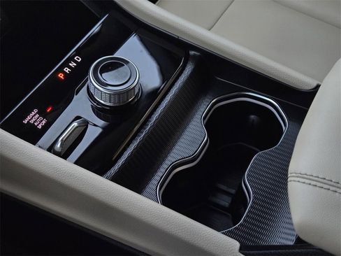 Used 2024 Jeep Grand Cherokee Limited image 28