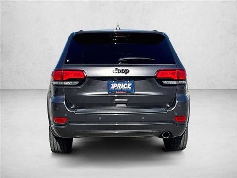 Used 2020 Jeep Grand Cherokee Altitude image 4