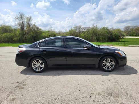 Used 2010 Nissan Altima 3.5 SR w/ Premium Pkg FWD image 6