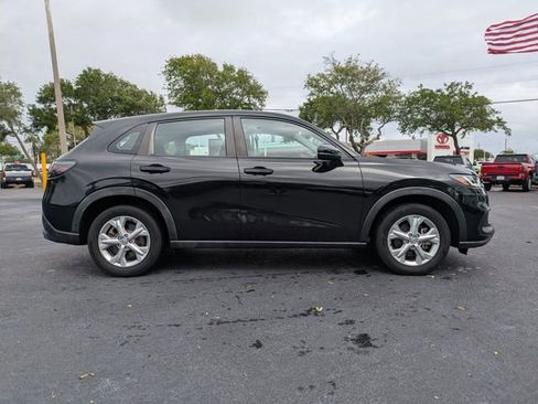 Used 2024 Honda HR-V LX image 3
