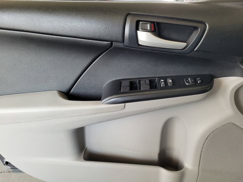 Used 2014 Toyota Camry LE FWD image 17