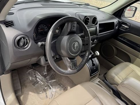 Used 2017 Jeep Patriot High Altitude AWD/4WD image 15
