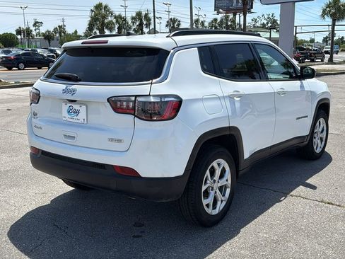 Used 2024 Jeep Compass Latitude AWD/4WD image 6