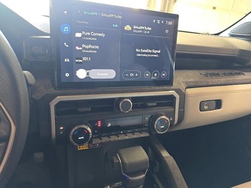 Used 2025 Toyota Tacoma Limited AWD/4WD image 10