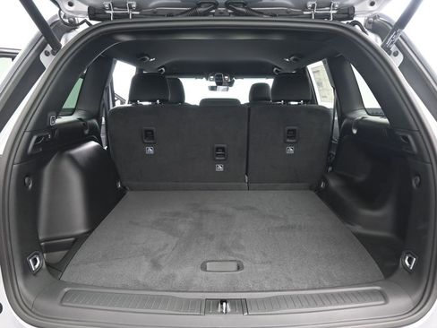 New 2025 Jeep Grand Cherokee Laredo w/ Luxury Tech Group I image 25