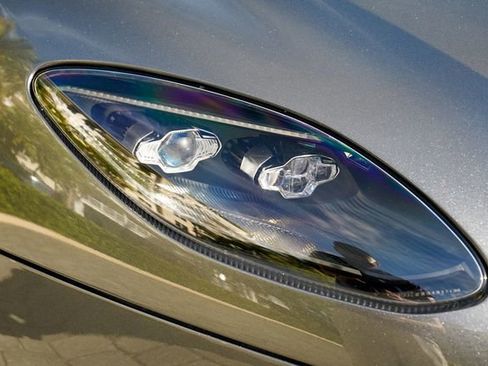 Used 2023 Aston Martin DBS Volante image 40