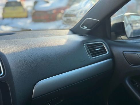 Used 2012 Volkswagen Jetta GLI image 23