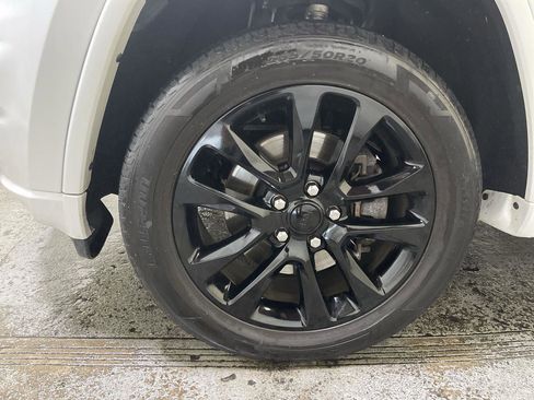 Used 2021 Jeep Grand Cherokee Laredo X image 10