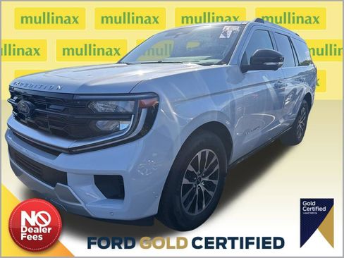 Certified 2025 Ford Expedition Platinum image 1