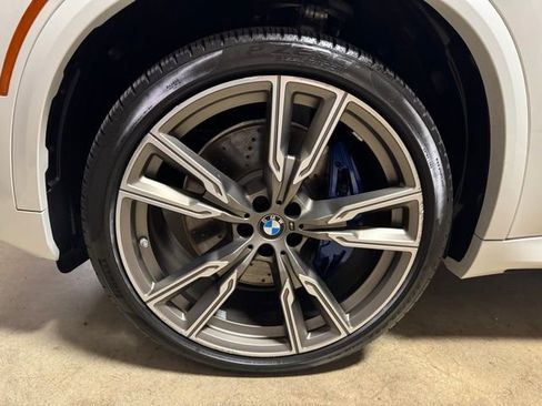 Used 2022 BMW X5 M50i w/ Premium Package image 43