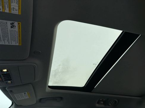 Used 2021 Ford Explorer XLT w/ Equipment Group 202A image 20