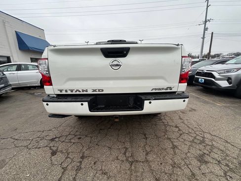 Used 2019 Nissan Titan PRO-4X w/ Pro-4x Convenience Package image 5