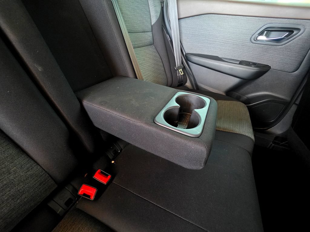 Used 2023 Nissan Rogue SV FWD image 54