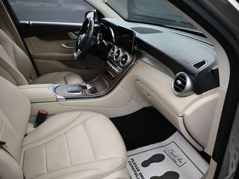 Used 2022 Mercedes-Benz GLC 300 w/ Premium Package Lite image 36