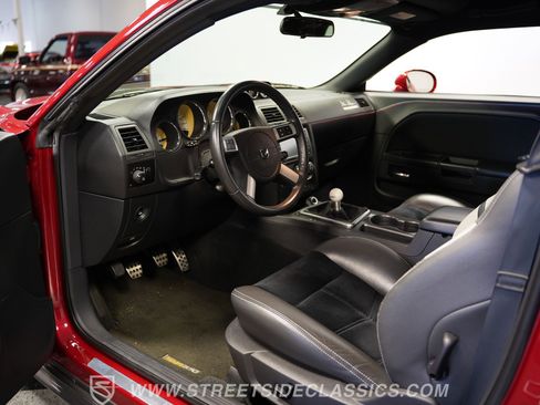 Used 2010 Dodge Challenger R/T w/ Sound Group image 4