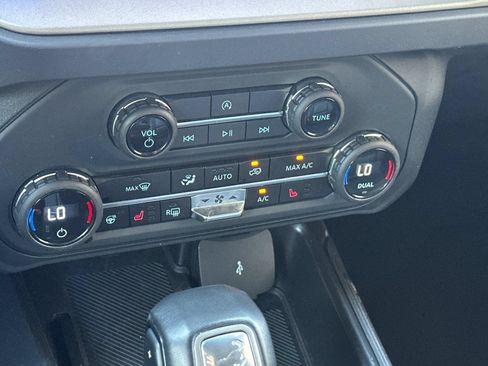 Used 2025 Ford Bronco Outer Banks AWD/4WD image 21