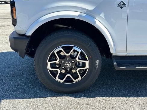 New 2026 Ford Bronco Outer Banks AWD/4WD image 11