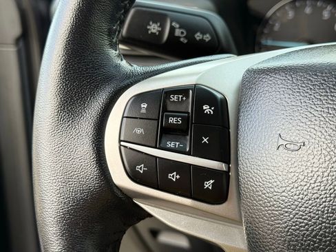 Certified 2022 Ford Explorer XLT w/ Equipment Group 202A image 15