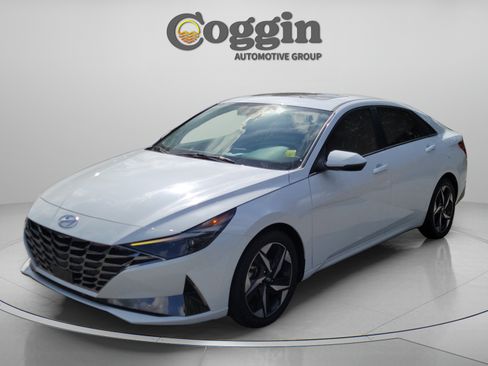 Used 2022 Hyundai Elantra Limited FWD image 1