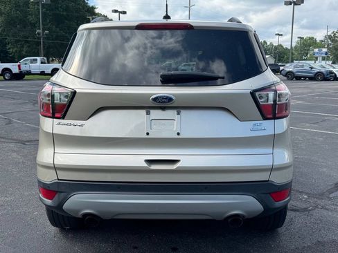 Certified 2018 Ford Escape SE FWD image 6