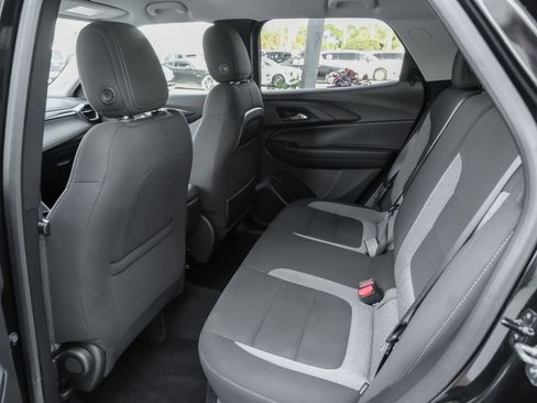 Used 2025 Chevrolet TrailBlazer LT AWD/4WD image 33