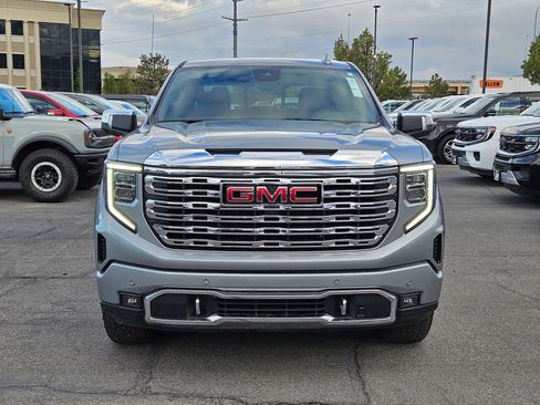 Used 2024 GMC Sierra 1500 Denali w/ Technology Package AWD/4WD image 11