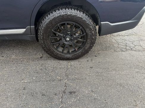 Used 2018 Subaru Outback 3.6R Touring AWD/4WD image 12